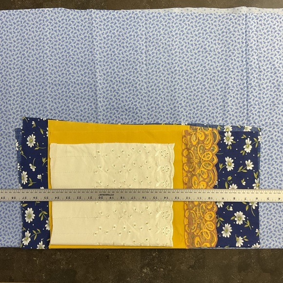 Vintage 4 piece coordinated fabric lot for sewing & crafting - Picture 10 of 11